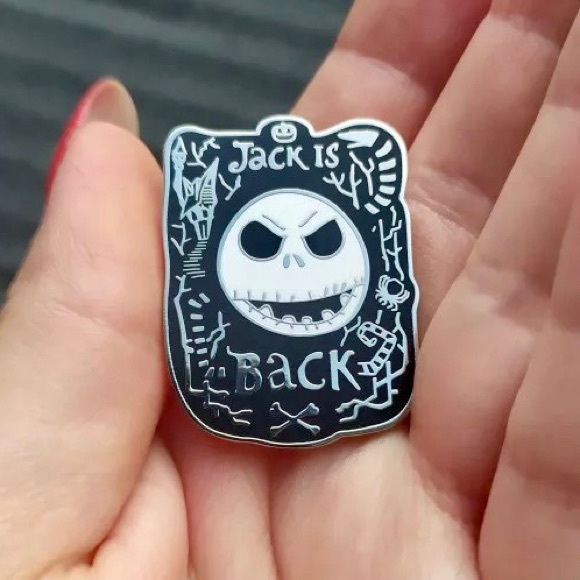 Nightmare Before Christmas Silver Enamel Pin - Picture 5 of 5